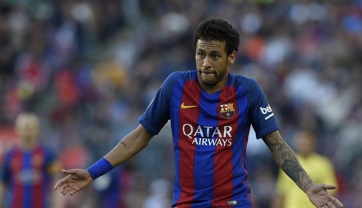Pernah suatu ketika Neymar terikat kasus penggelapan pajak dengan denda yang cukup besar. Namun El Barca berani membayarkan denda tersebut asalkan Neymar tidak pernah protes terhadap keputusan pelatih tentang di posisi mana ia dimainkan. (AFP/Lluis Gene)