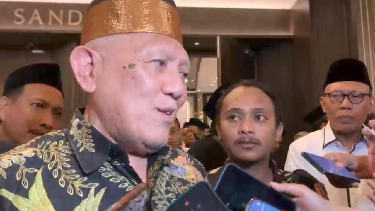 Calon Ketua PBNU KH Abdul Hakim Mahfudz saat menghadirisilaturahmi dan Qanun Asasi dengan warga Nahdliyin di Hotel Claro Makassar.