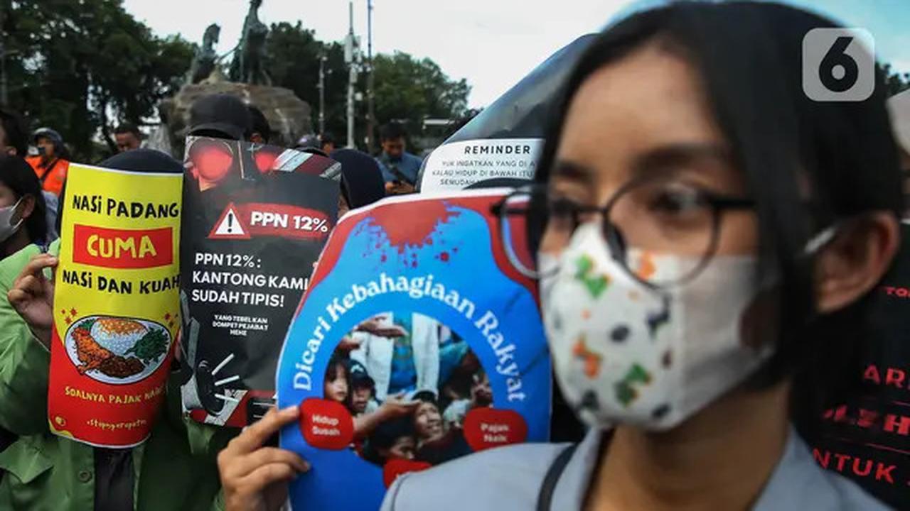 Tolak Penerapan PPN 12 Persen, BEM SI Kerakyatan Berunjuk Rasa di Kawasan Patung Kuda Jakarta