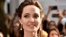 Dalam ungkapannya itu, Jolie saat itu merasa takut lantaran masih terlalu muda. Rasa trauma itu masih ada di benaknya hingga saat ini. Hanya saja, ia tidak berani untuk mengungkapkannya. (AFP/Alberto E.Rodriguez)
