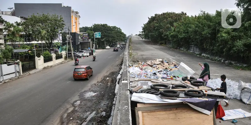 Proyek Jalan Layang Non Tol Pluit 8 Tahun Terbengkalai