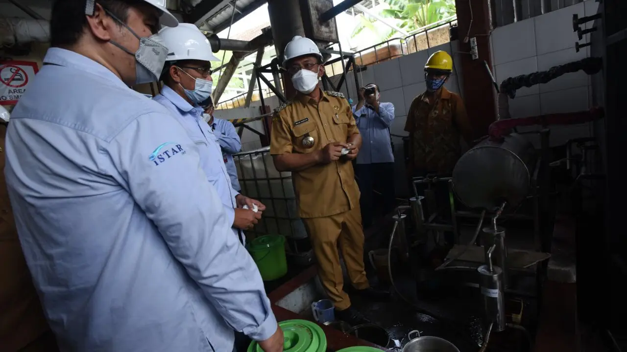 PT Chandra Asri Petrochemical mengembangkan pengelolaan sampah terintegrasi dengan mendorong penguatan kapasitas masyarakat melalui IPST ASARI. (Selasa, 02/11/2021).