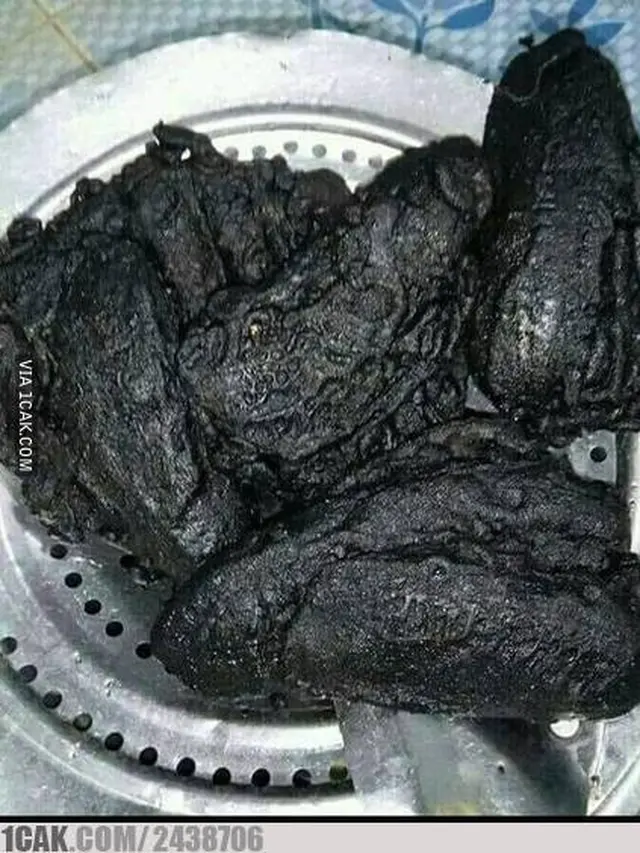 6 Cara Makan Pisang Goreng Ini Nyeleneh Banget