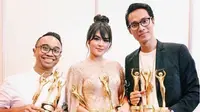 Meraih sederet penghargaan, Raisa dan Juni Records bersinar di AMI Awards 2016.