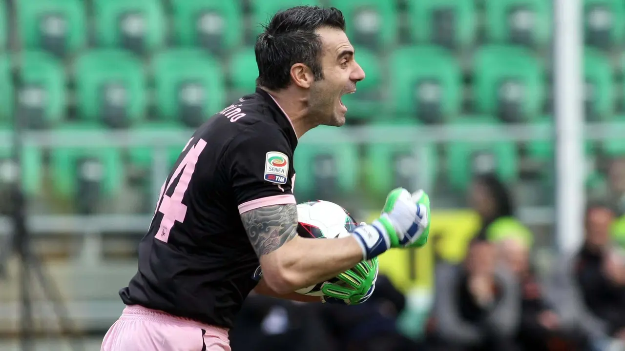 Reaksi Cepat Sorrentino Selamatkan Gawang Palermo dari Kebobolan