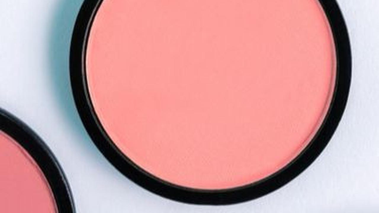 4. Untuk Remaja, Pilih Blush On dengan Formula yang Ringan dan Berwarna Natural<br>