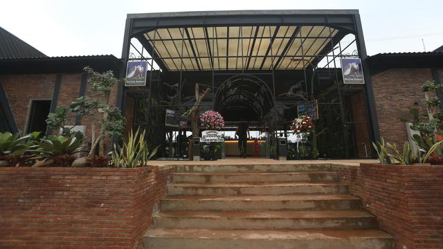 Griffon Vulture, restoran yang juga memiliki konsep Aviary Park.