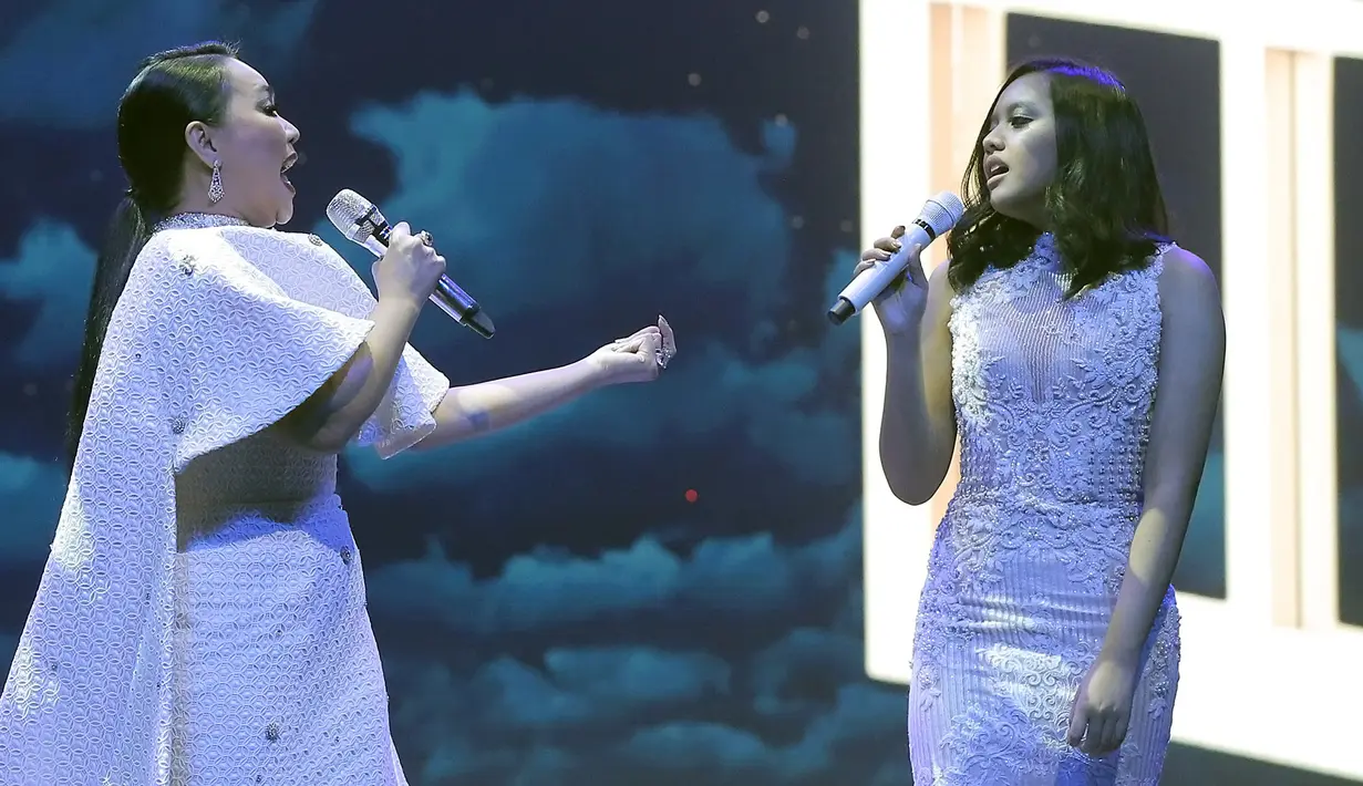 Dewi Gita dan Naja Dewi Maulana