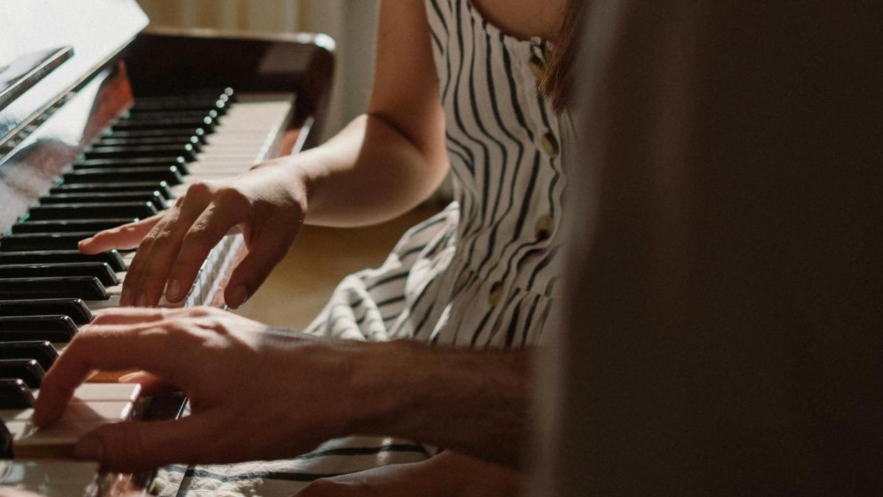 9. Les Musik Bareng
