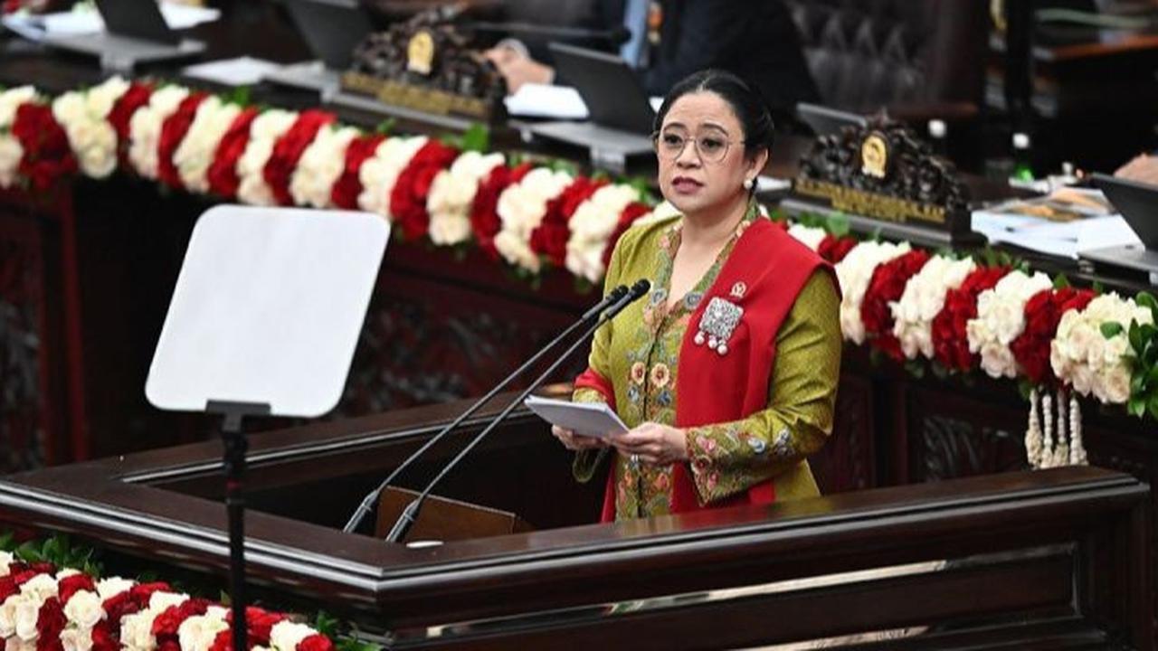Puan Ungkap Alasan Pakai Baju Adat Sumatera Barat Warna Merah di HUT ke-80 RI