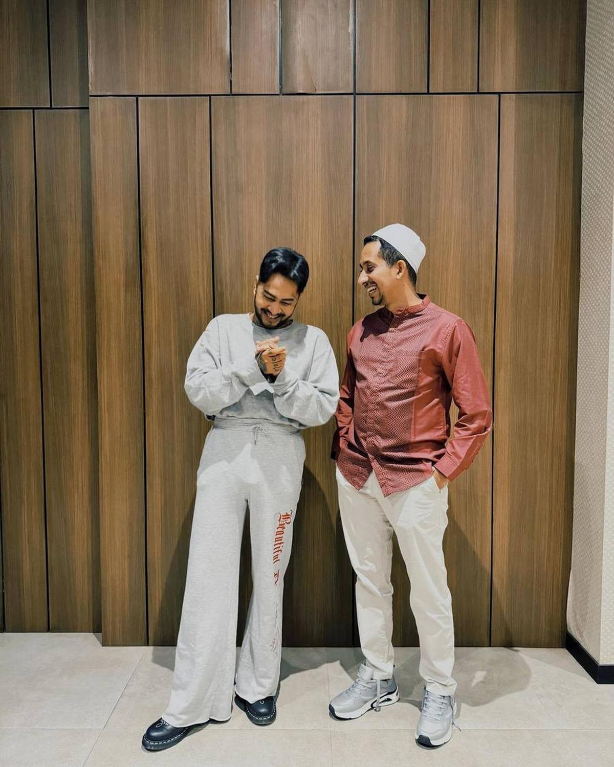 Potret Onadio Leonardo Ikut Kurban Seekor Kambing di Idul Adha, Sebut Peran Habib Jafar di Baliknya