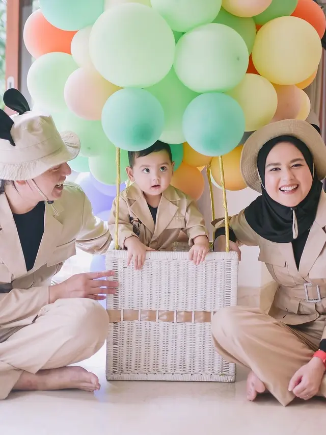 7 Momen Ulang Tahun Pertama Baby Shaquille, Putra Cut Meyriska dan Roger Danuarta