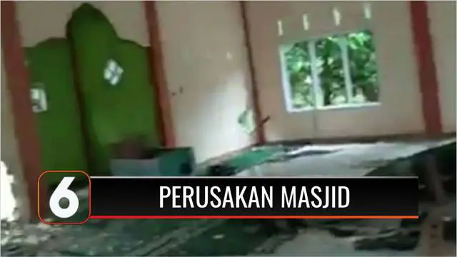 Masjid tempat ibadah Jemaah Ahmadiyah Indonesia di Kabupaten Sintang, Kalbar dirusak massa pada Jumat (03/9) lalu. Menkopolhukam Mahfud MD meminta Kapolda dan Gubernur Kalbar selesaikan masalah tersebut secara hukum.
