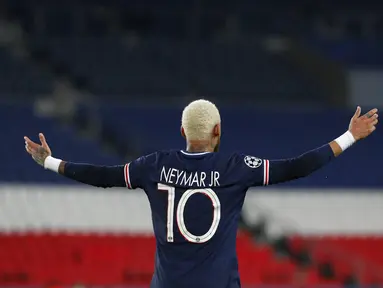 Pemain Paris Saint-Germain Neymar PSG bereaksi saat menghadapi RB Leipzig pada pertandingan Grup H Liga Champions di Stadion Parc des Princes, Paris, Prancis, Selasa (24/11/2020). Paris Saint-Germain menang 1-0. (AP Photo/Thibault Camus)