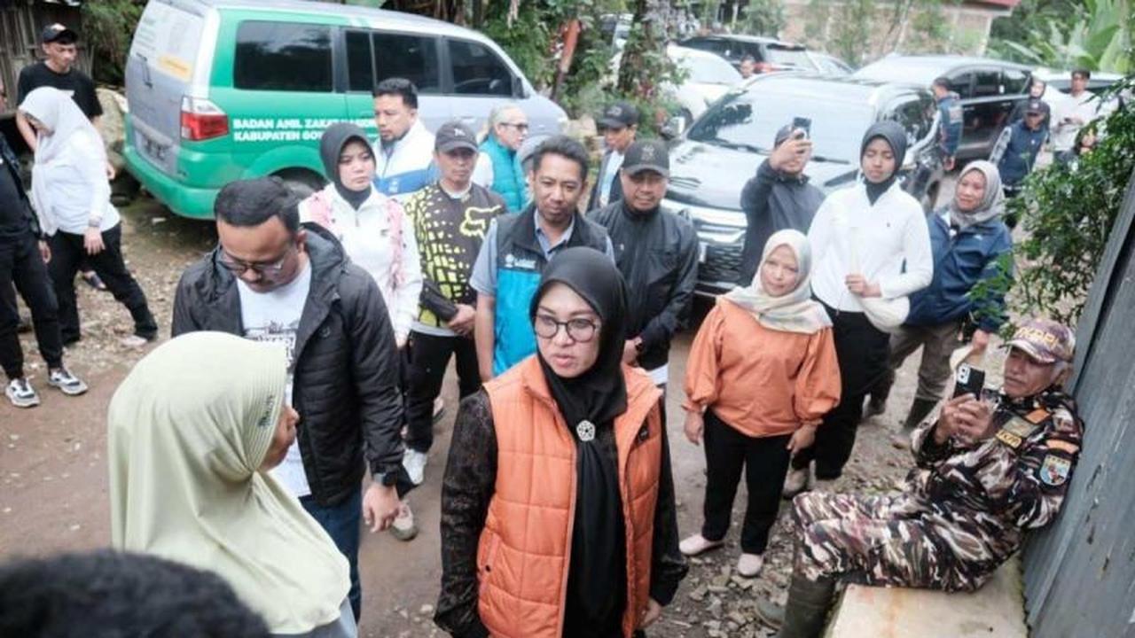 Pemkab Gowa dan Baznas Gelar Bedah Rumah Gowa untuk Warga Miskin Ekstrem