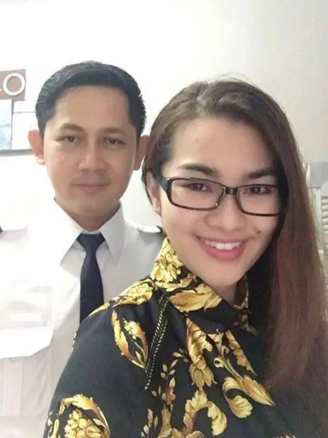 [Bintang] Fitri Carlina dan suami