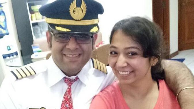 Capt. Bhavye Suneja dan istri (Bhavye Suneja/facebook.com)
