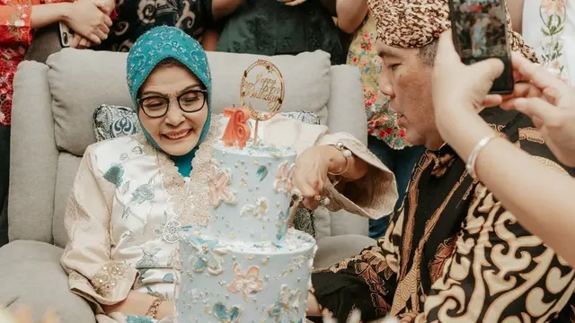 6 Potret Pesta Ultah Ibunda Mayangsari ke-76, Dirayakan Bareng Keluarga Besar