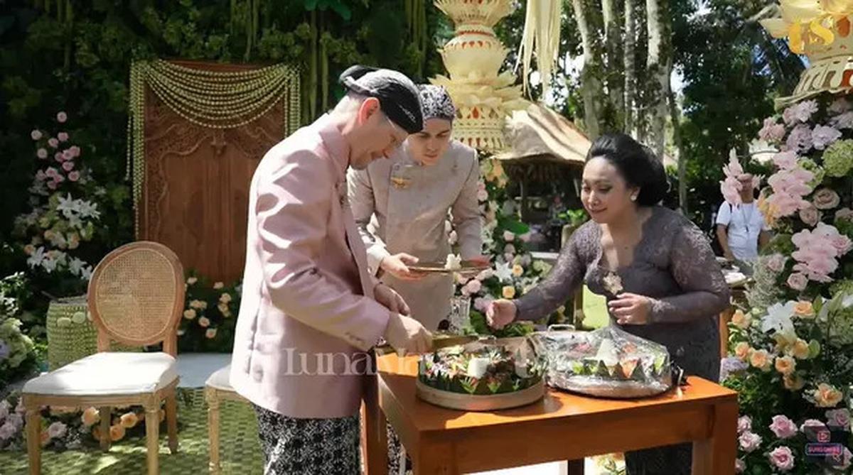 9 Momen Siraman Luna Maya dan Maxime Bouttier, Ungkap Tujuh Sumber Mata Airnya