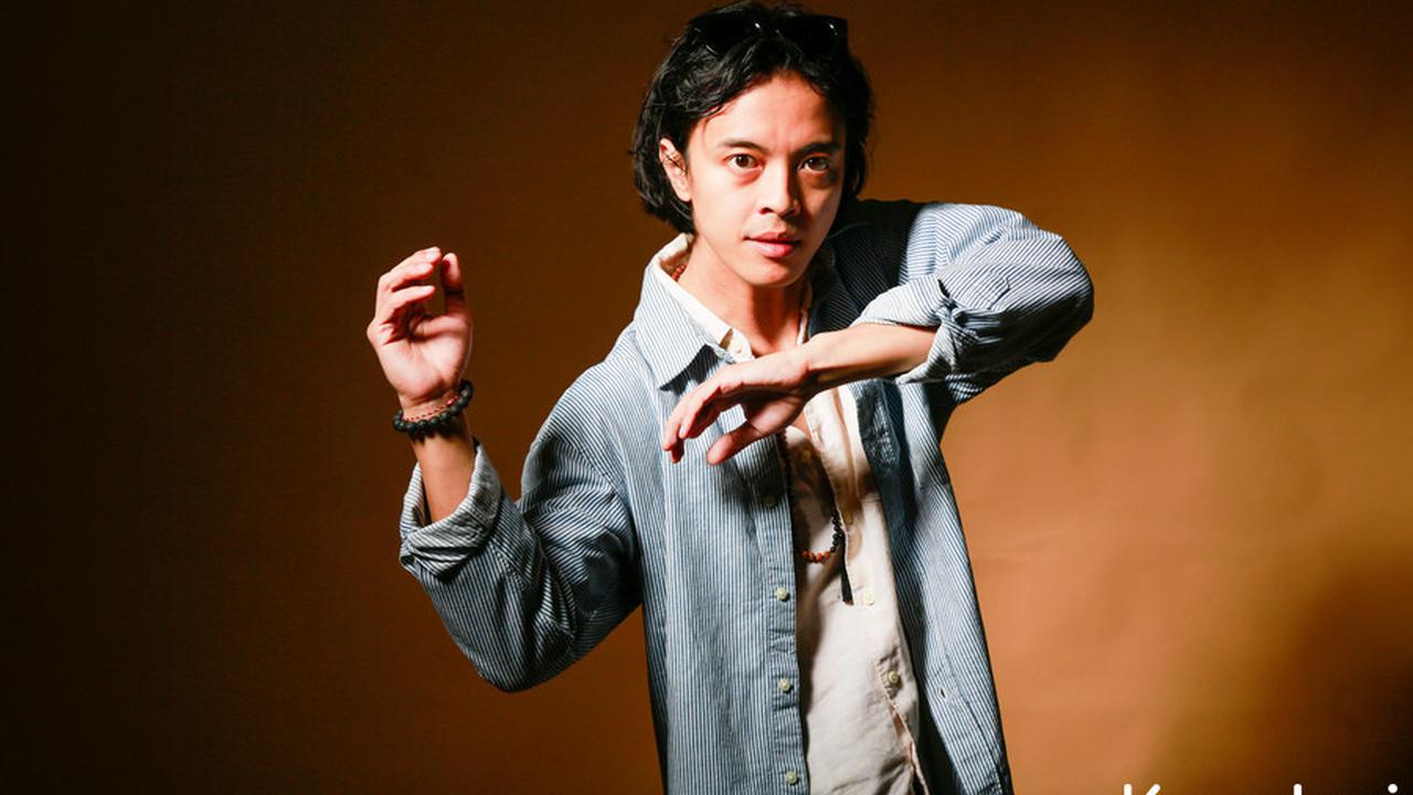 "Saya senang mempelajari sejarah dan budaya luhur Nusantara. Bagi saya, penting untuk tidak hanya hidup di masa kini, tetapi juga memahami apa yang dibawa dari masa lalu dan bagaimana kita bisa meneruskannya," tambah Bisma.