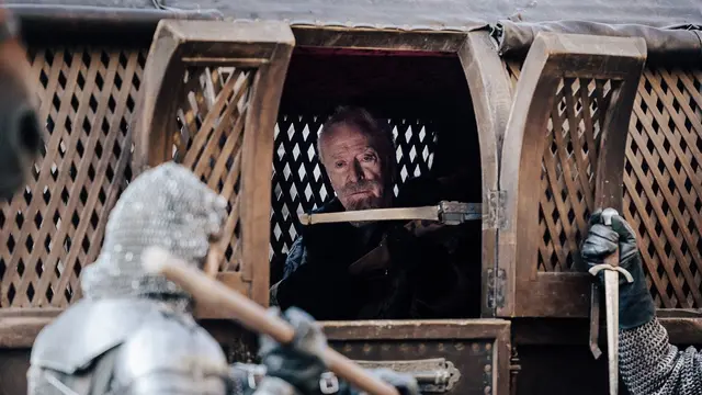 Michael Caine memerankan Lord Boresh dalam Medieval. (Foto: Dok. WOG FILM s.r.o./ IMDb)
