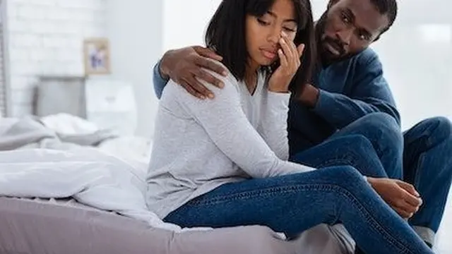 Pasangan sedang Menenangkan