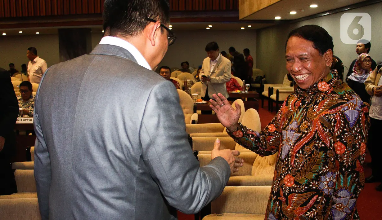 Menteri Pemuda dan Olahraga Zainuddin Amali sebelum mengikuti rapat gabungan lintas kementerian dan lembaga di kompleks Parlemen, Senayan, Jakarta, Rabu (4/2/2020). Rapat membahas persiapan pelaksanaan Pekan Olahraga Nasional (PON) XX tahun 2020 di Papua. (Liputan6.com/Johan Tallo)