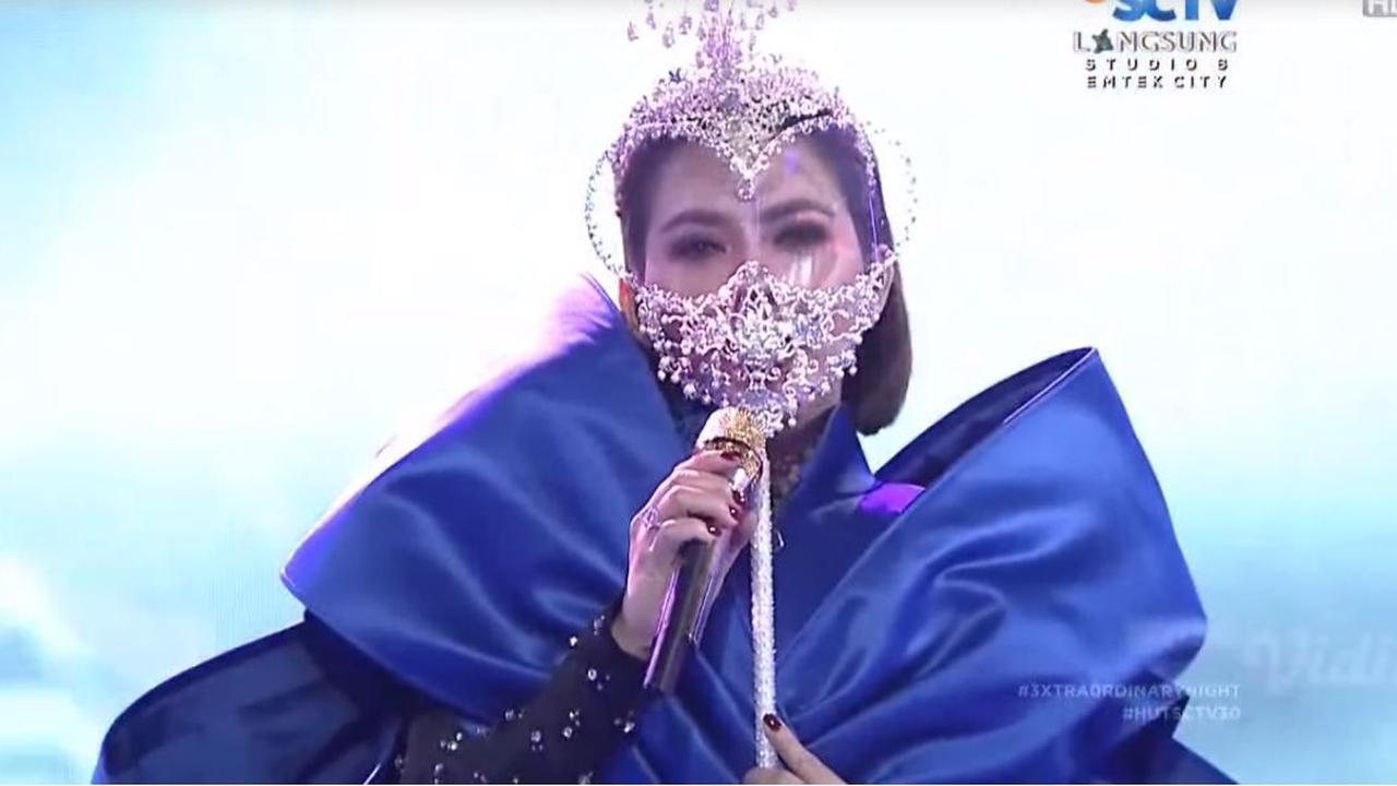 Syahrini di Ultah SCTV