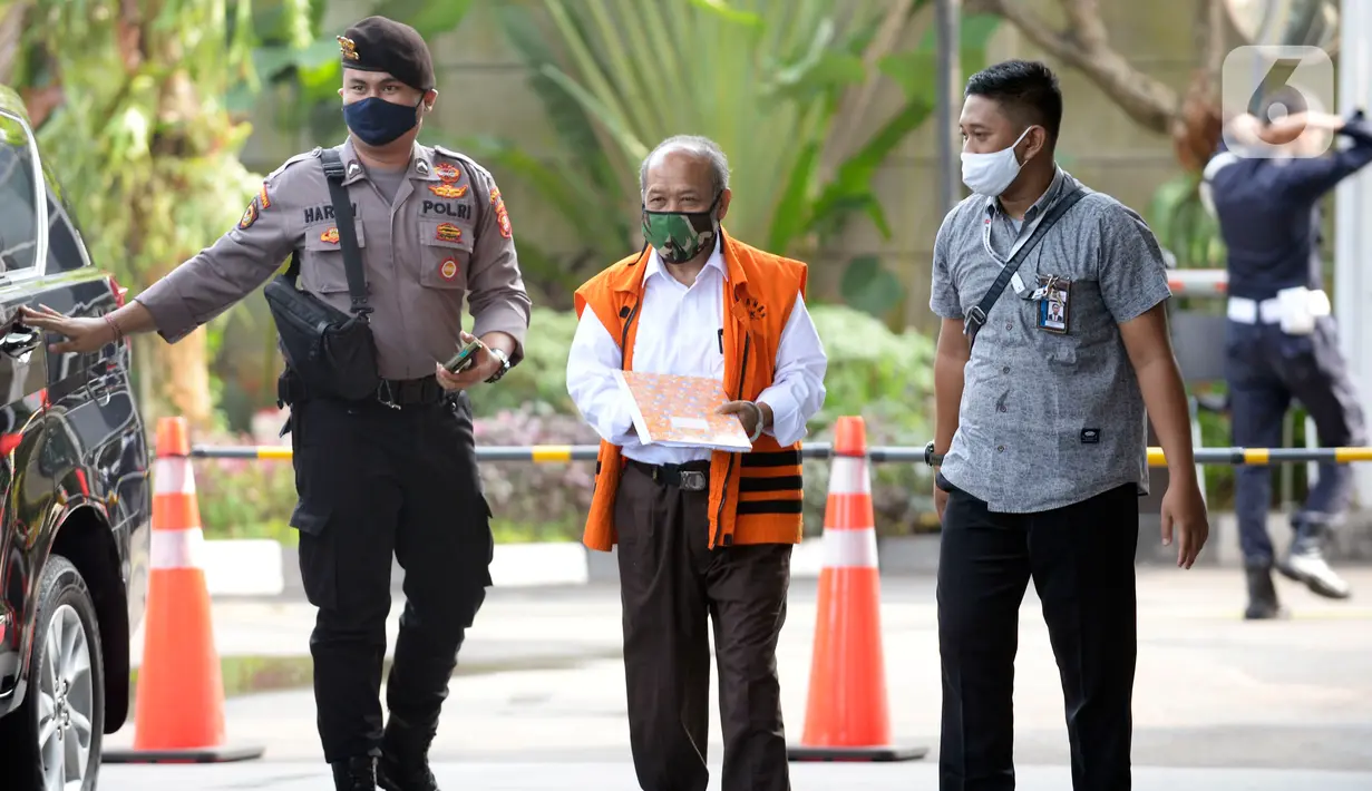 Terdakwa mantan anggota DPRD Kota Bandung, Kadar Slamet akan menjalani persidangan secara online lanjutan di Gedung KPK, Jakarta, Rabu (24/06/2020). Kadar diperiksa terkait kasus dugaan korupsi pengadaan tanah untuk RTH di lingkungan Pemerintah Kota Bandung Tahun 2012-2013. (merdeka.com/Dwi Narwoko)