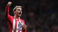 Penyerang Atletico Madrid #07 Antoine Griezmann berselebrasi setelah mencetak gol kedua timnya ke gawang Villarreal dalam lanjutan LaLiga Spanyol 2023/2024 di Stadion Civitas Metropolitano, Senin (13/11/2023) dinihari WIB. (Thomas COEX / AFP)