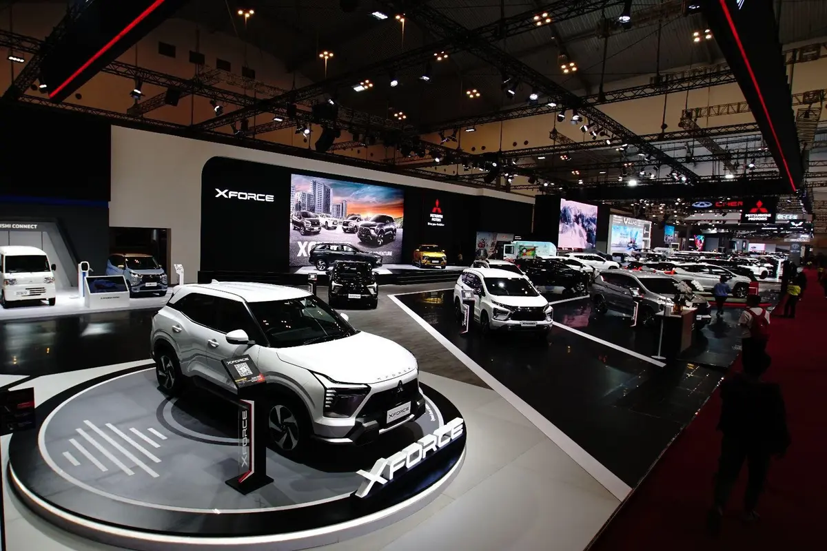 Booth Mitsubishi.
