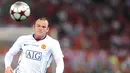 Manchester United&#039;s forward Wayne Rooney chases the ball against FC Barcelona during the final of the UEFA Champions League on May 27, 2009 at Olympic Stadium in Rome. AFP PHOTO/CHRISTOPHE SIMON