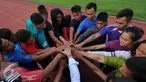 Official serta atlet atletik melakukan tos usai mengadakan pertemuan jelang laga Singapore Open 2016 di Stadion Madya Senayan, Jakarta, Senin (25/4/2016). Tim atletik akan berlaga di Singapore Open, 28 April mendatang. (Liputan6.com/Helmi Fithriansyah)