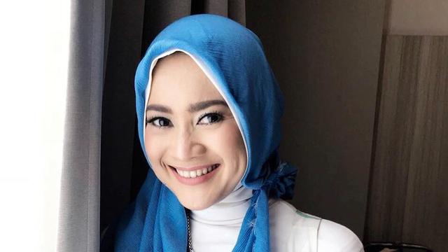 Jarang Tampil Di Televisi Ikke Nurjanah Kini Berhijab Showbiz Liputan6 Com
