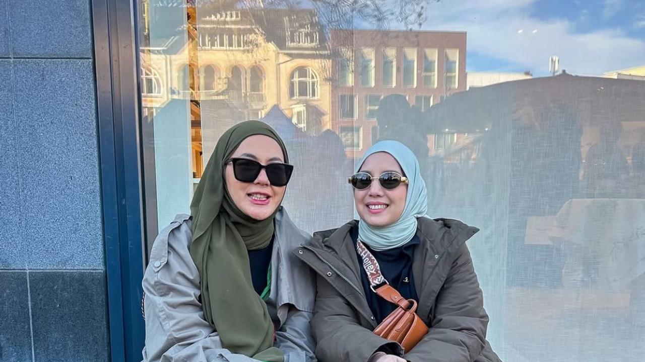 7 Potret Liburan Paula Verhoeven dan Tya Ariestya di Belanda, Netizen Sebut Pertemanan Kompak