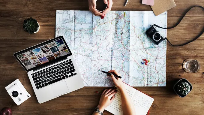 Pssst, Pacaran sama Teman Sekantor Ternyata Banyak Ruginya!