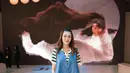 Dalam pagelaran yang berlangsung di PIM 3, Jakarta itu, Aaliyah Massaid dan Azizah Salsha kompak mengenakan koleksi terbaru CALLIE x NAGITA SLAVINA x IKYK yang mengusung tema “Harmony”. [IG/@aaliyah.massaid/@azizahsalsha].