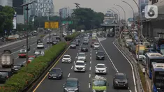 Sejumlah kendaraan melintas di tol dalam kota Gatot Subroto, Jakarta, Selasa  (14/5/2024). (Liputan6.com/Angga Yuniar)