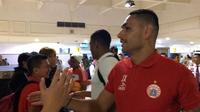 Pemain Persija tiba di Bandara Halim Perdanakusuma, Jaktim, dari lawatan ke Gianyar, Senin malam (3/12/2018). (Bola.com/Benediktus Gerendo Pradigdo)