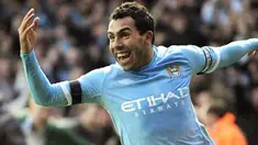 Kegembiraan kapten dan striker Manchester City Carlos Tevez seusai menjebol gawang Blackpool dalam lanjutan EPL di Bloomfield Road, 17 Oktober 2010. City unggul 3-2. AFP PHOTO/ANDREW YATES