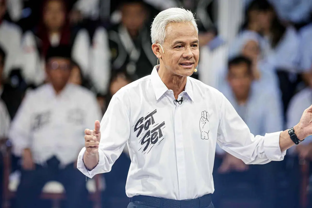 Capres nomor urut 3 Ganjar Pranowo memaparkan visi misi saat debat perdana calon presiden (capres) Pemilihan Presiden atau Pilpres 2024 malam tadi, Selasa 12 Desember 2023.