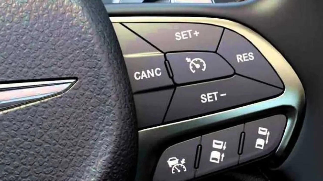 Pengemudi jangan terlena dengan fitur Adaptive Cruise Control