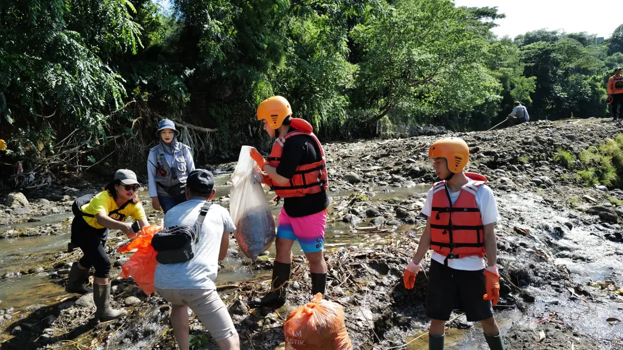 1,35 Ton Sampah Sungai Ciliwung Terkumpul dalam Sehari, Bagaimana Nasib Target Zero Waste 2030?