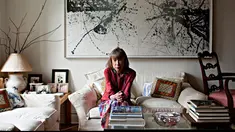 Wanita berusia 80 tahun ini menjadi model sebuah fashion terkemuka celine.Dalam foto-fotnya Joan berpose layaknya model papan atas yang sudah professional.Langkah berani itu pun juga diikuti oleh  Joni Mitchell yang juga menjadi model fashion terkena...