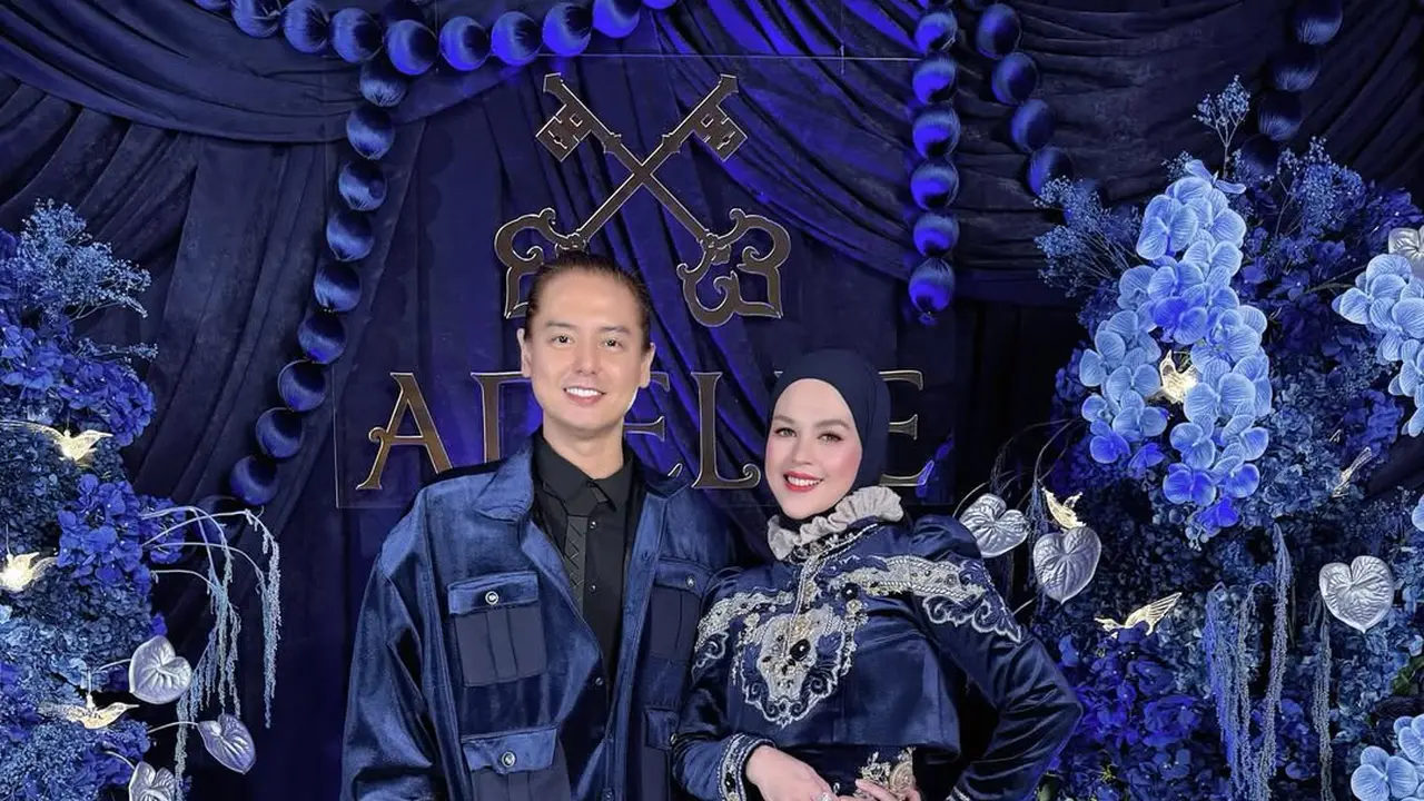 Gaya Kompak Cut Meyriska & Roger Danuarta,Tampil Bak Royal Couple dalam Balutan Busana Ayu Dyah Andari