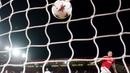 Aston Villa kini berada dalam tekanan karena harus membalikkan keadaan ketika menjamu Forest pada leg kedua di Villa Park. (David Davies/PA via AP)