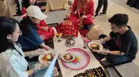 Tradisi Bajamba, table manner ala warga Sumatera Barat. (dok. Liputan6.com/Pramita Tristiawati)