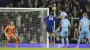 Manchester City menutup pesta gol ke gawang Leeds melalui Nathan Ake di menit ke-78. Gol ketujuh tersebut dicetaknya melaui sundulan kepala usai memanfaatkan umpan sepak pojok. (AP/Jon Super)