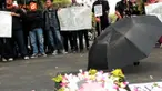 Harapan warga Lumajang, Jawa Timur, untuk menggelar sidang kasus  pembunuhan aktivis Salim Kancil di daerahnya pupus sudah. Dengan mempertimbangkan keamanan, sidang tersebut akan digelar di Surabaya.