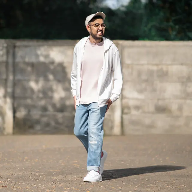 Membuktikan Kecanggihan Outfit Berteknologi UV Protection Saat Mengejar Matahari